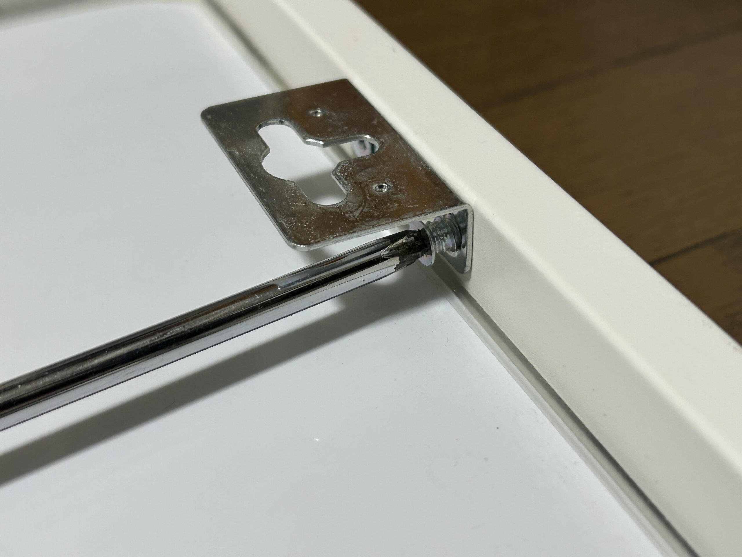 タッカーの針を外す